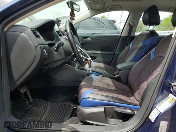 2011 Volkswagen Jetta SE with VIN 3VWDX7AJ8BM322833, listed as a Copart auction lot 56546615 with 140,808 mi miles and Salvage title. Bid and sale history available at DreamBid. Image 7.