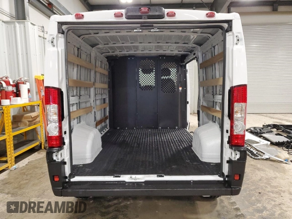 2025 Ram ProMaster Cargo Tradesman with VIN 3C6LRVVGXSE517250, listed as a Copart auction lot 45706185 with 1,100 mi miles and Clean Title. Bid and sale history available at carsss.com. Image 6.