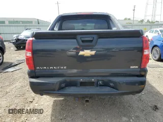 2007 Chevrolet Avalanche 3LT z VIN 3GNFK12307G322099, wystawiony jako Copart lot #57363775 z przebiegiem 249 515 mil mil oraz Czysty tytuł • Clean title. Historia ofert i sprzedaży dostępna na DreamBid. Obrazek 6.