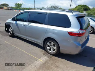 2016 Toyota Sienna LE AAS with VIN 5TDKK3DC6GS693284, listed as a IAAI auction lot 41902616 with 191,709 mi miles. Bid and sale history available at carsss.com. Image 3.