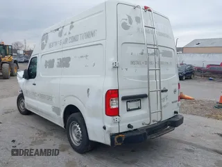 2017 Nissan NV Cargo SV z VIN 1N6BF0LY7HN808530, wystawiony jako IAAI lot #41222479 z przebiegiem 178 092 mil mil oraz . Historia ofert i sprzedaży dostępna na DreamBid. Obrazek 3.