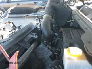 2020 Ram 1500 Big Horn z VIN 1C6SRFMT6LN118624, wystawiony jako IAAI lot #41297156 z przebiegiem 64 607 mil mil oraz . Historia ofert i sprzedaży dostępna na DreamBid. Obrazek 19.