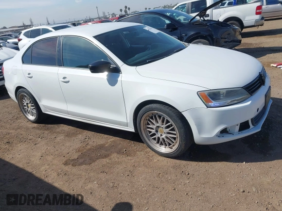 2014 Volkswagen Jetta Sedan S with VIN 3VW1K7AJ7EM439342, listed as a IAAI auction lot 41626534 with 184,935 mi miles. Bid and sale history available at carsss.com. Image 1.