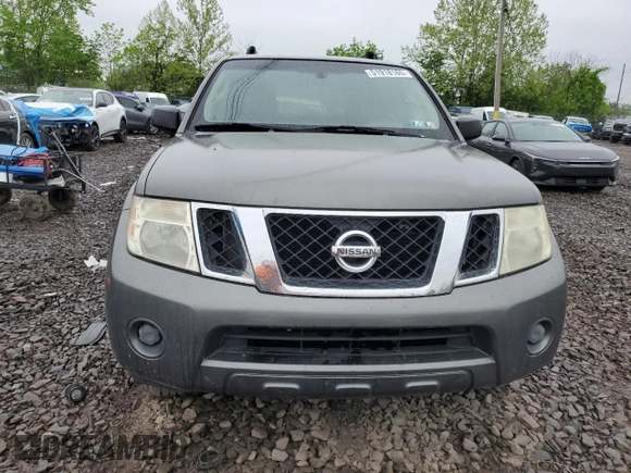 2008 Nissan Pathfinder S z VIN 5N1AR18B08C651933, wystawiony jako Copart lot #51918165 z przebiegiem 126 142 mil mil oraz Szkoda całkowita • Salvage title. Historia ofert i sprzedaży dostępna na DreamBid. Obrazek 5.
