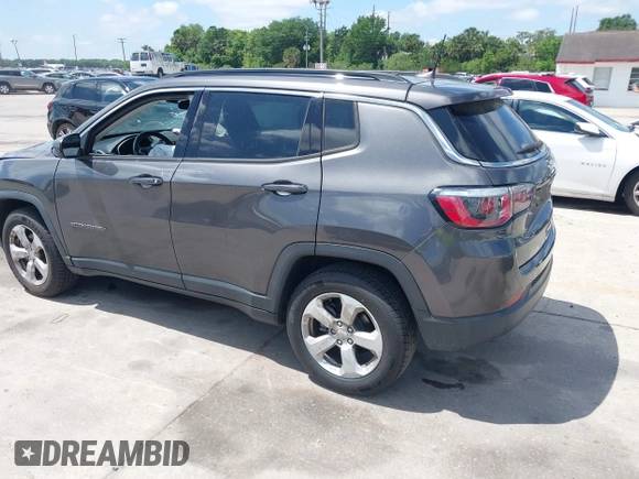 2020 Jeep Compass Latitude with VIN 3C4NJCBB3LT136018, listed as a IAAI auction lot 41915073 with 80,785 mi miles and . Bid and sale history available at carsss.com. Image 3.