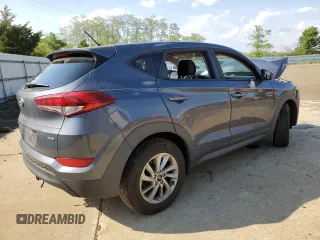 2018 Hyundai Tucson SE z VIN KM8J2CA44JU645919, wystawiony jako Copart lot #55580635 z przebiegiem Nie podano mil oraz Szkody całkowita. Historia ofert i sprzedaży dostępna na DreamBid. Obrazek 3.