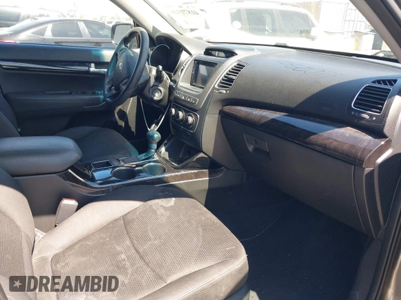 2014 Kia Sorento LX with VIN 5XYKT3A66EG489204, listed as a IAAI auction lot 41871926 with 138,566 mi miles. Bid and sale history available at carsss.com. Image 5.