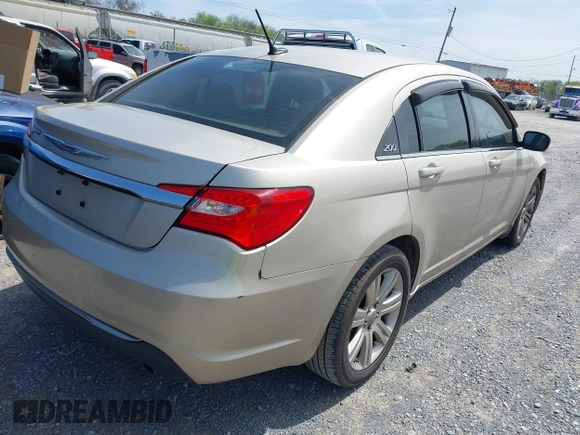 2013 Chrysler 200 Touring with VIN 1C3CCBBB9DN632877, listed as a IAAI auction lot 41935934 with 156,677 mi miles. Bid and sale history available at carsss.com. Image 4.