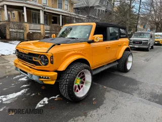 2022 Ford Bronco with VIN 1FMDE5DH4NLA79044, listed as a Copart auction lot 87172704 with 21,281 mi miles and Clean Title. Bid and sale history available at DreamBid. Image 2.