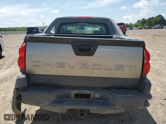 2003 Chevrolet Avalanche z VIN 3GNEC13T33G135778, wystawiony jako Copart lot #54825175 z przebiegiem 244 182 mil mil oraz Czysty tytuł • Clean title. Historia ofert i sprzedaży dostępna na DreamBid. Obrazek 6.