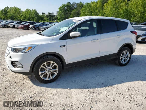 2019 Ford Escape SE z VIN 1FMCU9GD2KUC22853, wystawiony jako Copart lot #56972345 z przebiegiem 140 105 mil mil oraz Tytuł czysty. Historia ofert i sprzedaży dostępna na DreamBid. Obrazek 1.