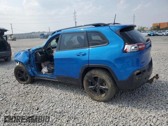 2018 Jeep Cherokee Latitude z VIN 1C4PJMCB0JD607736, wystawiony jako Copart lot #58635835 z przebiegiem Nie podano mil oraz Szkoda całkowita • Salvage title. Historia ofert i sprzedaży dostępna na DreamBid. Obrazek 2.