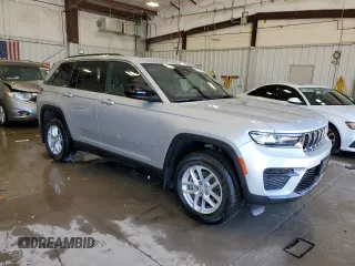2024 Jeep Grand Cherokee Laredo z VIN 1C4RJHAG0RC159708, wystawiony jako Copart lot #56147465 z przebiegiem 7 221 mil mil oraz Szkoda całkowita • Salvage title. Historia ofert i sprzedaży dostępna na DreamBid. Obrazek 4.