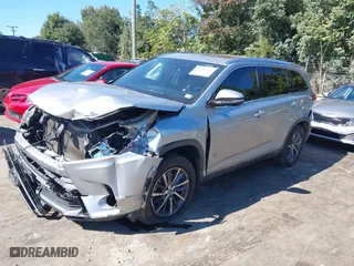 2019 Toyota Highlander SE with VIN 5TDKZRFH9KS305741, listed as a IAAI auction lot 40510281 with NaN miles. Bid and sale history available at carsss.com. Image 17.