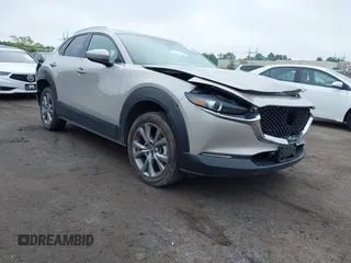 2024 Mazda CX-30 S Preferred z VIN 3MVDMBCM7RM702714, wystawiony jako IAAI lot #42266998 z przebiegiem 4 441 mil mil oraz . Historia ofert i sprzedaży dostępna na DreamBid. Obrazek 1.