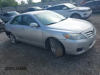 2011 Toyota Camry LE z VIN 4T4BF3EK1BR203107, wystawiony jako IAAI lot #42454555 z przebiegiem 230 000 mil mil oraz . Historia ofert i sprzedaży dostępna na DreamBid. Obrazek 1.