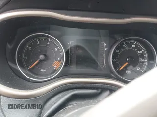2015 Jeep Cherokee Sport with VIN 1C4PJMAB5FW681863, listed as a IAAI auction lot 41354945 with 1 mi miles. Bid and sale history available at carsss.com. Image 7.