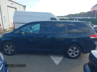 2011 Toyota Sienna with VIN 5TDZK3DC9BS028189, listed as a IAAI auction lot 41448585 with 203,181 mi miles. Bid and sale history available at carsss.com. Image 14.