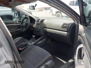 2006 Volkswagen Jetta Value Edition with VIN 3VWPF71K56M636972, listed as a IAAI auction lot 42347663 with 332,152 mi miles and . Bid and sale history available at DreamBid. Image 5.