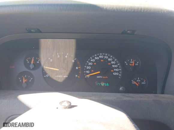 1999 Jeep Grand Cherokee Laredo with VIN 1J4GW58S4XC787702, listed as a IAAI auction lot 41663680 with 177,256 mi miles. Bid and sale history available at carsss.com. Image 7.