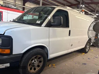 2013 Chevrolet Express Cargo z VIN 1GCSGAFX0D1138233, wystawiony jako IAAI lot #42511852 z przebiegiem 102 319 mil mil oraz . Historia ofert i sprzedaży dostępna na DreamBid. Obrazek 27.