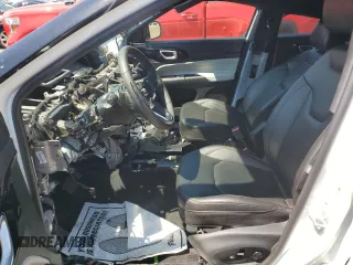 2024 Jeep Compass Limited z VIN 3C4NJDCN8RT597108, wystawiony jako Copart lot #57297785 z przebiegiem Nie podano mil oraz Nie do naprawy • Non repairable. Historia ofert i sprzedaży dostępna na DreamBid. Obrazek 7.