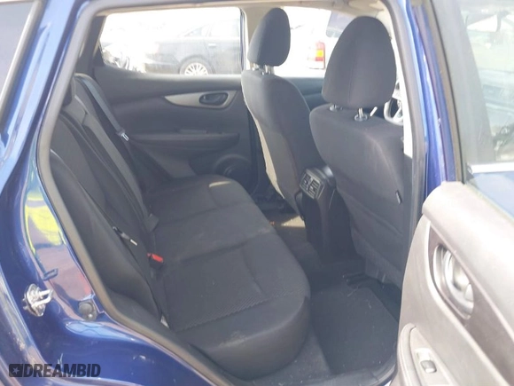 2019 Nissan Rogue Sport SV with VIN JN1BJ1CR5KW332573, listed as a IAAI auction lot 40221967 with 63,733 mi miles. Bid and sale history available at carsss.com. Image 8.