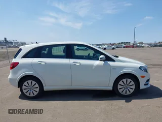2017 Mercedes-Benz B with VIN WDDVP9ABXHJ016806, listed as a IAAI auction lot 42106582 with 47,329 mi miles. Bid and sale history available at carsss.com. Image 13.