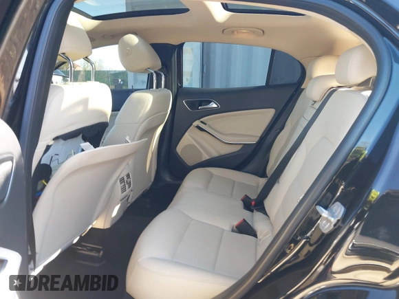 2015 Mercedes-Benz GLA 250 z VIN WDCTG4GB1FJ089422, wystawiony jako IAAI lot #41951269 z przebiegiem 104 554 mil mil oraz . Historia ofert i sprzedaży dostępna na DreamBid. Obrazek 8.