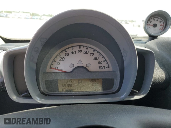 2009 Smart fortwo Passion z VIN WMEEK31XX9K306610, wystawiony jako Copart lot #57115125 z przebiegiem 5478 mil mil oraz Tytuł czysty. Historia ofert i sprzedaży dostępna na DreamBid. Obrazek 9.