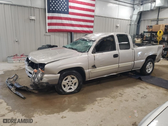 2006 Chevrolet Silverado 1500 LT1 with VIN 1GCEC19V76Z125535, listed as a Copart auction lot 51112165 with 230,190 mi miles and Clean Title. Bid and sale history available at carsss.com. Image 1.