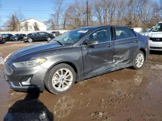 2019 Ford Fusion Energi Titanium with VIN 3FA6P0SU7KR213087, listed as a Copart auction lot 42590565 with 0 mi miles and Salvage Title. Bid and sale history available at carsss.com. Image 1.