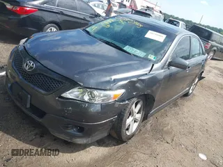 2011 Toyota Camry LE z VIN 4T1BF3EK5BU604704, wystawiony jako IAAI lot #39739905 z przebiegiem 184 706 mil mil oraz . Historia ofert i sprzedaży dostępna na DreamBid. Obrazek 2.