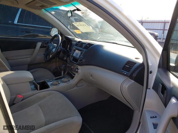 2013 Toyota Highlander with VIN 5TDZK3EH7DS127199, listed as a IAAI auction lot 41659716 with 169,873 mi miles. Bid and sale history available at carsss.com. Image 5.