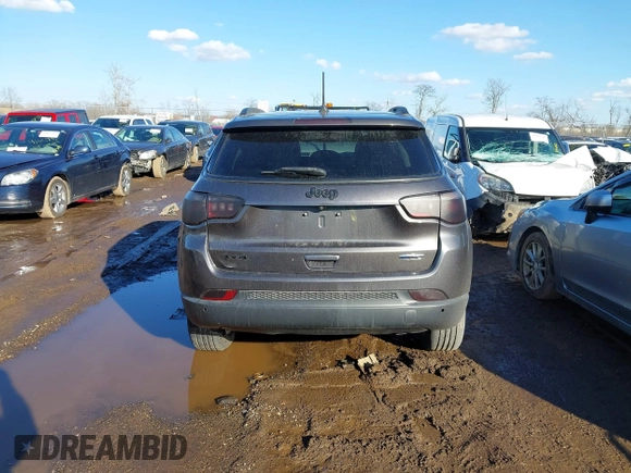 2019 Jeep Compass Latitude with VIN 3C4NJDBB4KT597331, listed as a IAAI auction lot 41664673 with 98,042 mi miles. Bid and sale history available at carsss.com. Image 16.