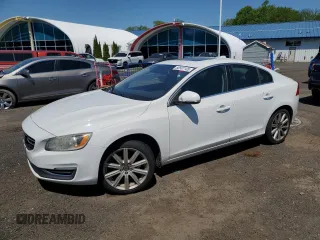 2014 Volvo S60 T5 z VIN YV1612FH9E1287074, wystawiony jako Copart lot #56567105 z przebiegiem 139 585 mil mil oraz Czysty tytuł • Clean title. Historia ofert i sprzedaży dostępna na DreamBid. Obrazek 1.