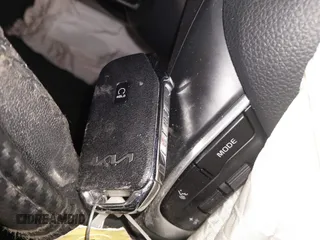 2022 Kia K5 GT-Line z VIN 5XXG64J26NG132254, wystawiony jako IAAI lot #41410563 z przebiegiem 29 345 mil mil oraz . Historia ofert i sprzedaży dostępna na DreamBid. Obrazek 11.