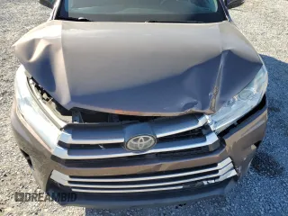 2018 Toyota Highlander LE with VIN 5TDZZRFH6JS288376, listed as a Copart auction lot 43353975 with 93,706 mi miles and Non repairable. Bid and sale history available at DreamBid. Image 12.