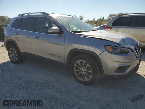 2019 Jeep Cherokee Latitude Plus z VIN 1C4PJLLN8KD222057, wystawiony jako Copart lot #48521785 z przebiegiem 89 817 mil mil oraz Nie do naprawy • Non repairable. Historia ofert i sprzedaży dostępna na DreamBid. Obrazek 4.
