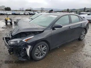 2022 Kia Forte LXS with VIN 3KPF24AD0NE499961, listed as a Copart auction lot 49173265 with 43,882 mi miles and Salvage Title. Bid and sale history available at DreamBid. Image 1.