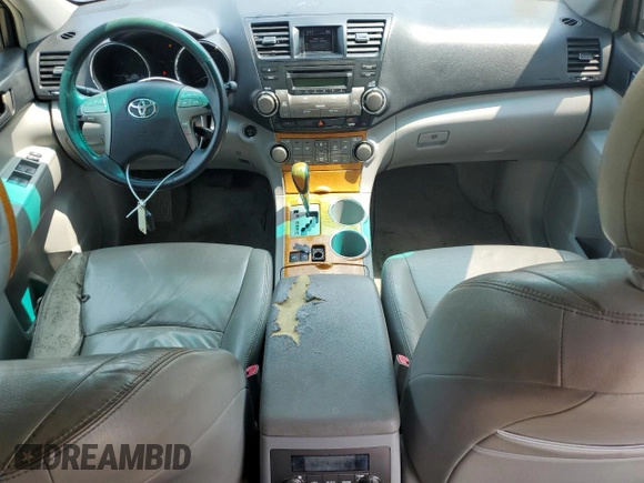 2008 Toyota Highlander z VIN JTEEW41AX82011084, wystawiony jako Copart lot #60852355 z przebiegiem 302 755 mil mil oraz Czysty tytuł • Clean title. Historia ofert i sprzedaży dostępna na DreamBid. Obrazek 8.