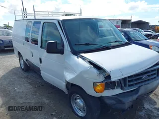 2006 Ford Econoline Cargo z VIN 1FTRE14W66HA95946, wystawiony jako IAAI lot #42244992 z przebiegiem 230 184 mil mil oraz . Historia ofert i sprzedaży dostępna na DreamBid. Obrazek 1.
