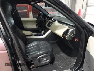 2015 Land Rover Range Rover Sport HSE z VIN SALWR2VF5FA612117, wystawiony jako IAAI lot #41597197 z przebiegiem 115 365 mil mil oraz . Historia ofert i sprzedaży dostępna na DreamBid. Obrazek 5.