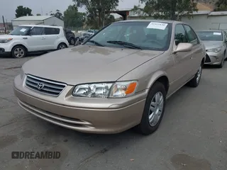 2000 Toyota Camry CE z VIN 4T1BG22K6YU620043, wystawiony jako IAAI lot #42425130 z przebiegiem 157 080 mil mil oraz . Historia ofert i sprzedaży dostępna na DreamBid. Obrazek 2.