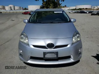 2011 Toyota Prius I with VIN JTDKN3DU4B0250126, listed as a Copart auction lot 61866925 with 227,467 mi miles and Clean title. Bid and sale history available at DreamBid. Image 5.