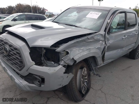 2020 Toyota Tacoma 2WD SR5 with VIN 3TMAZ5CNXLM136698, listed as a IAAI auction lot 41777565 with 53,041 mi miles. Bid and sale history available at carsss.com. Image 6.