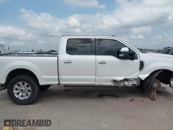2017 Ford F-250 Lariat with VIN 1FT7W2BTXHEB75967, listed as a IAAI auction lot 42241525 with 181,780 mi miles and . Bid and sale history available at DreamBid. Image 13.