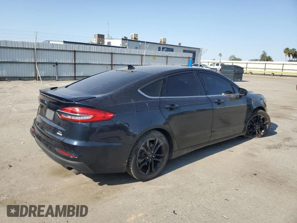 2020 Ford Fusion SE z VIN 3FA6P0HD4LR114834, wystawiony jako Copart lot #60224845 z przebiegiem 84 110 mil mil oraz Szkoda całkowita • Salvage title. Historia ofert i sprzedaży dostępna na DreamBid. Obrazek 3.