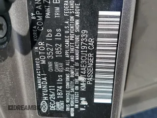 2012 Hyundai Accent GLS z VIN KMHCT4AE3CU197339, wystawiony jako Copart lot #55993685 z przebiegiem 218 401 mil mil oraz Szkody całkowita. Historia ofert i sprzedaży dostępna na DreamBid. Obrazek 12.