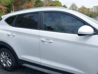 2017 Hyundai Tucson SE z VIN KM8J33A40HU383601, wystawiony jako IAAI lot #41947577 z przebiegiem 92 722 mil mil oraz . Historia ofert i sprzedaży dostępna na DreamBid. Obrazek 13.